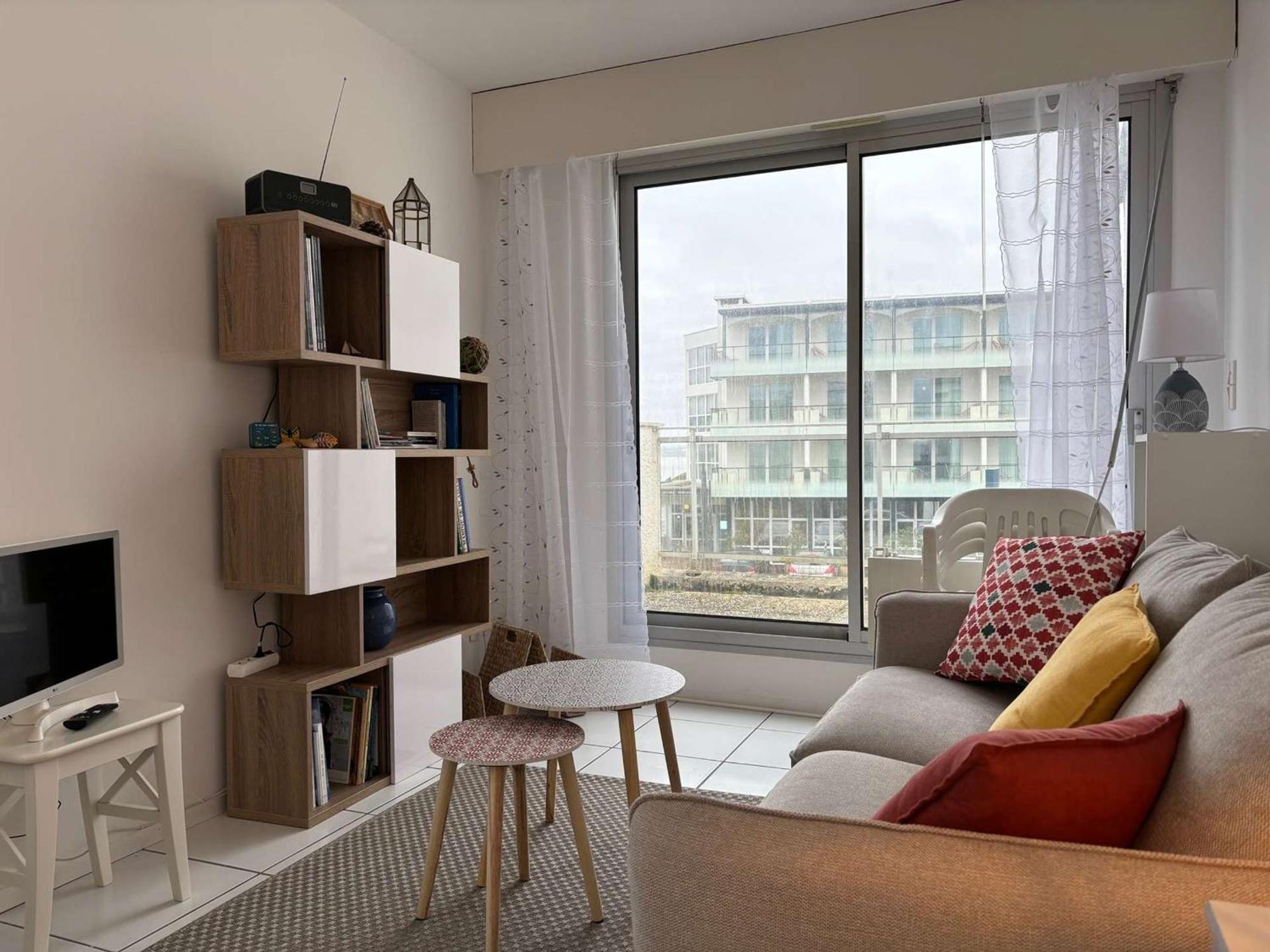 Appartement Cosy Avec Balcon Et Parking, - Fr-1-494-173 *